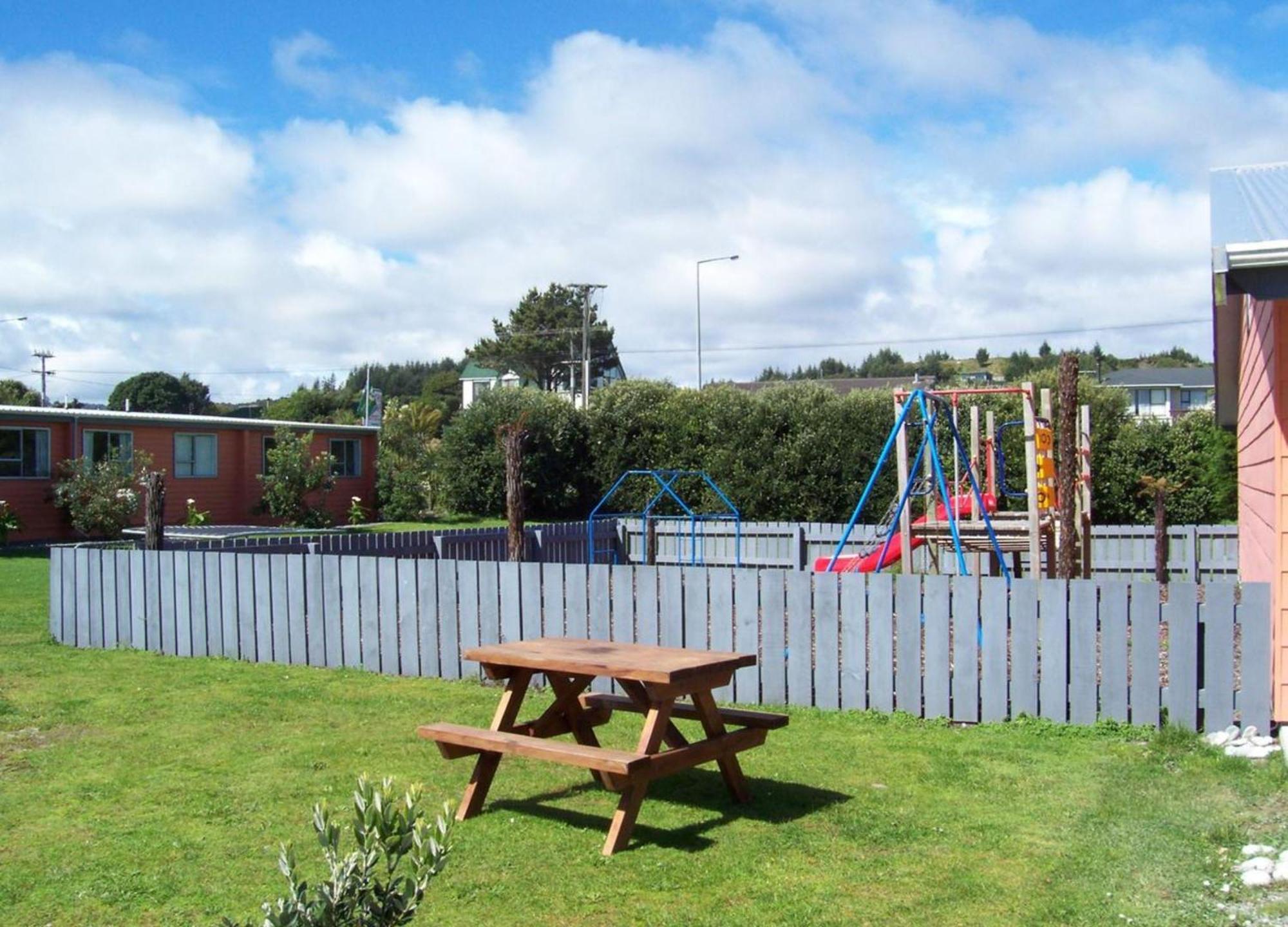 Greymouth Kiwi Holiday Park & Motels Ruang foto